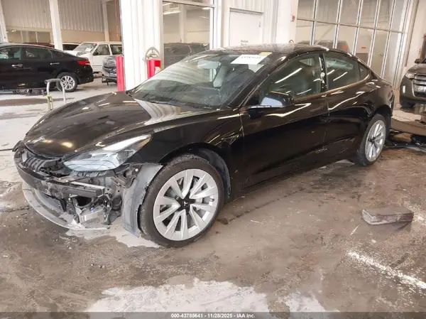 5YJ3E1EAXPF435447 2023 TESLA MODEL 3 - Image 2