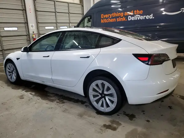 5YJ3E1EAXPF436808 2023 TESLA MODEL 3 - Image 2