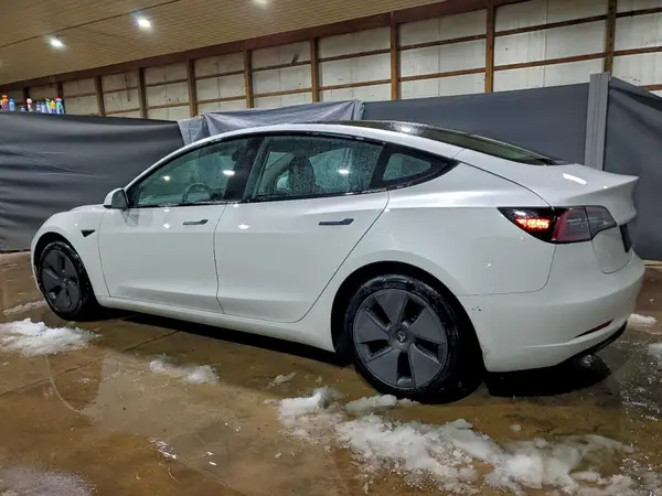 5YJ3E1EAXPF437800 2023 TESLA MODEL 3 - Image 2