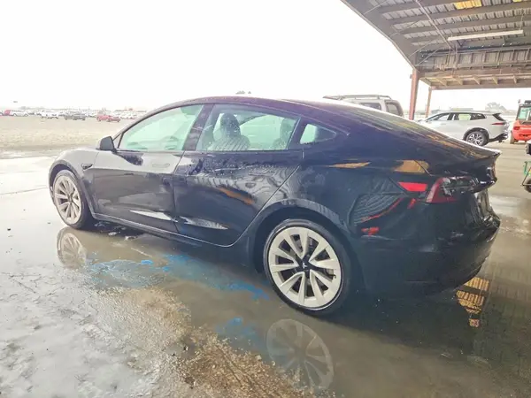 5YJ3E1EAXPF437960 2023 TESLA MODEL 3 - Image 2