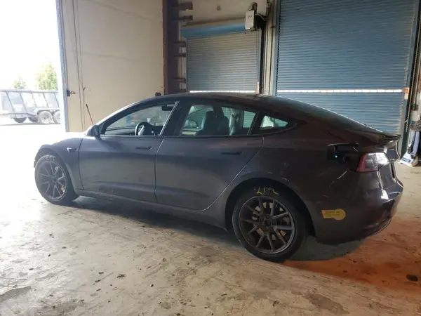 5YJ3E1EAXPF447985 2023 TESLA MODEL 3 - Image 2