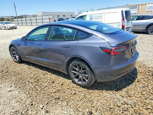 5YJ3E1EAXPF448621 2023 TESLA MODEL 3 - Image 2