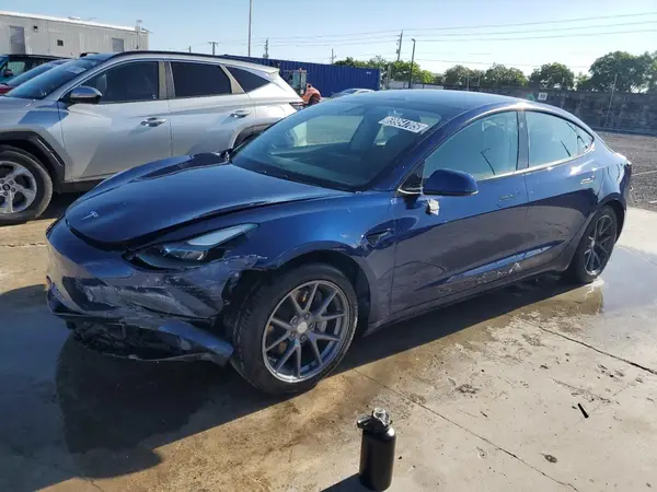 5YJ3E1EAXPF450000 2023 TESLA MODEL 3 - Image 1