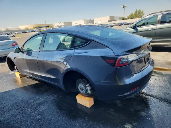 5YJ3E1EAXPF451860 2023 TESLA MODEL 3 - Image 2