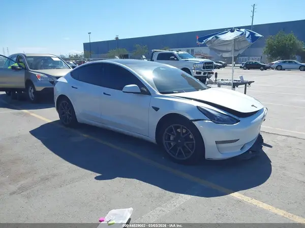 5YJ3E1EAXPF458517 2023 TESLA MODEL 3 - Image 1