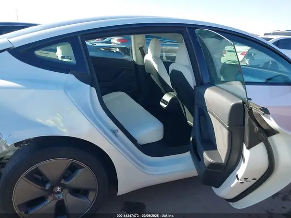 5YJ3E1EAXPF462681 2023 TESLA MODEL 3 - Image 8