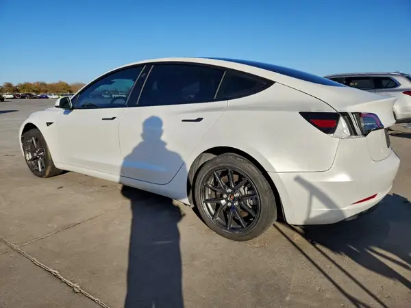 5YJ3E1EAXPF466780 2023 TESLA MODEL 3 - Image 2