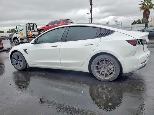 5YJ3E1EAXPF470473 2023 TESLA MODEL 3 - Image 2