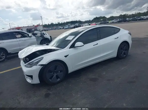 5YJ3E1EAXPF472448 2023 TESLA MODEL 3 - Image 2