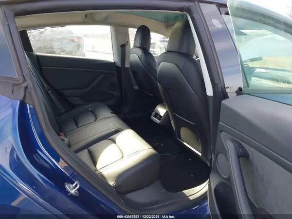 5YJ3E1EAXPF476600 2023 TESLA MODEL 3 - Image 8