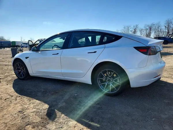 5YJ3E1EAXPF486382 2023 TESLA MODEL 3 - Image 2