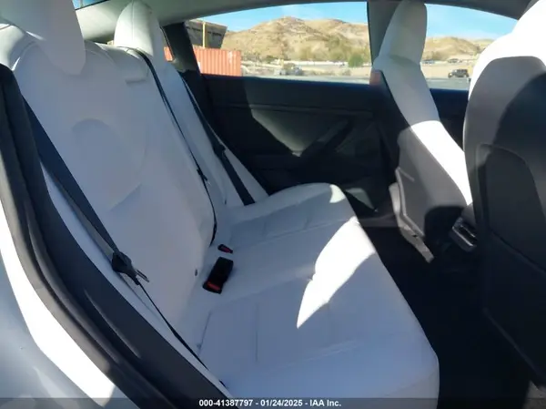 5YJ3E1EAXPF486639 2023 TESLA MODEL 3 - Image 8
