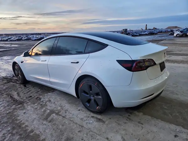 5YJ3E1EAXPF489315 2023 TESLA MODEL 3 - Image 2