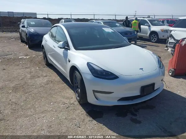 5YJ3E1EAXPF505951 2023 TESLA MODEL 3 - Image 1