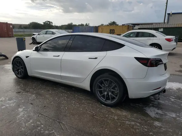 5YJ3E1EAXPF510082 2023 TESLA MODEL 3 - Image 2