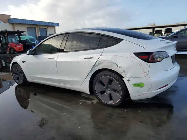 5YJ3E1EAXPF515783 2023 TESLA MODEL 3 - Image 2