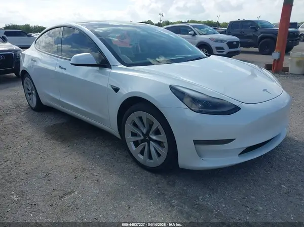 5YJ3E1EAXPF516755 2023 TESLA MODEL 3 - Image 1