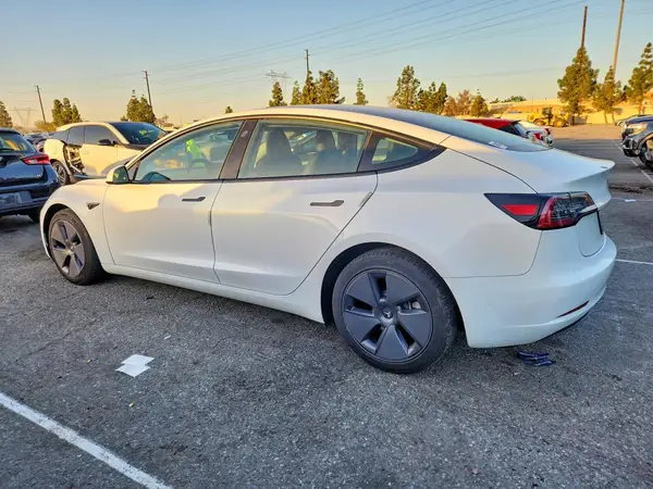 5YJ3E1EAXPF518425 2023 TESLA MODEL 3 - Image 2