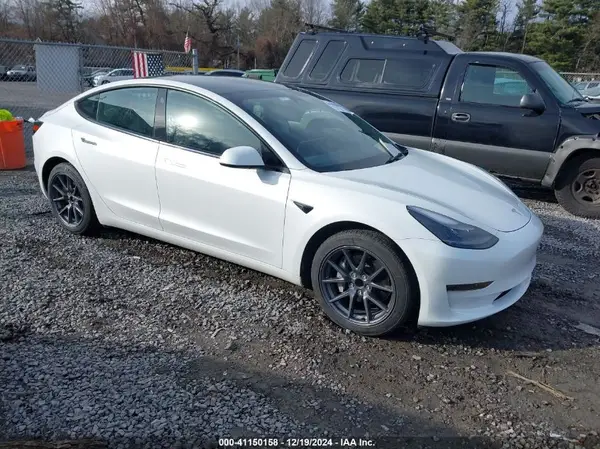 5YJ3E1EAXPF543227 2023 TESLA MODEL 3 - Image 1