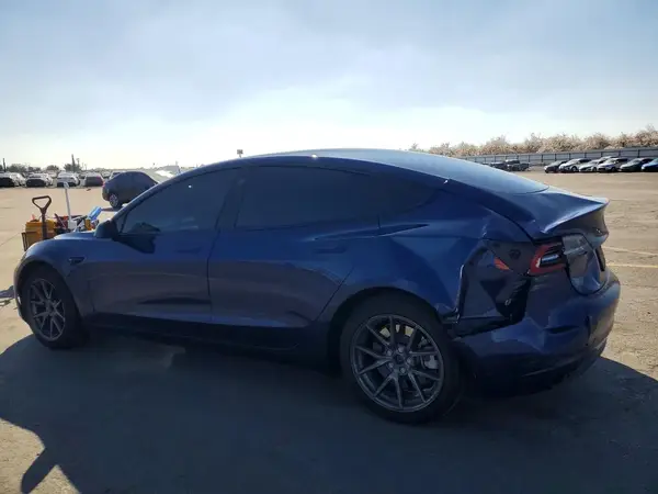 5YJ3E1EAXPF544300 2023 TESLA MODEL 3 - Image 2