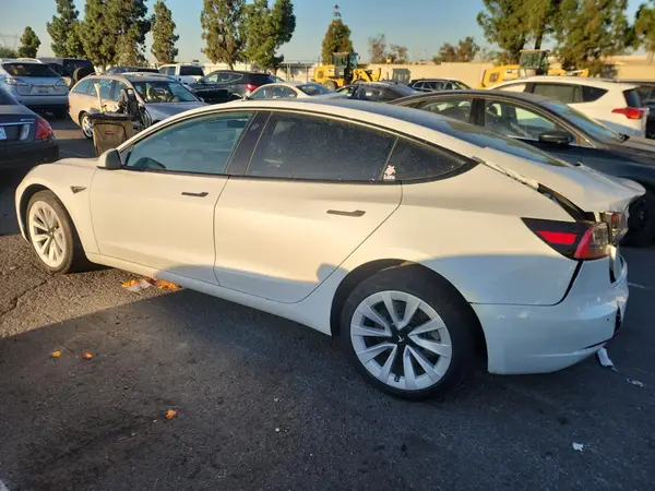 5YJ3E1EAXPF546273 2023 TESLA MODEL 3 - Image 2