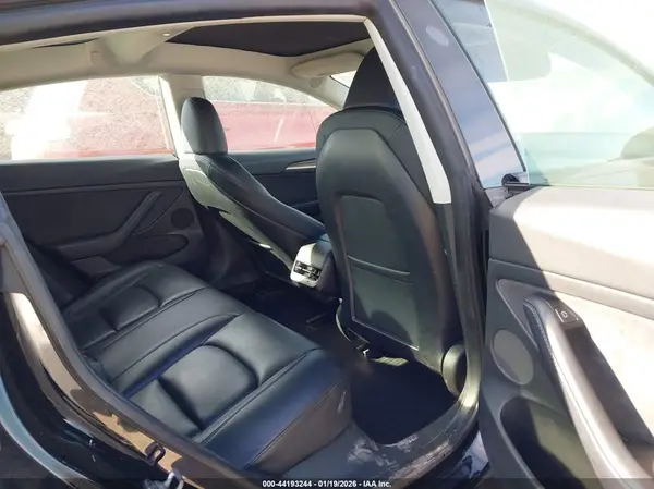 5YJ3E1EAXPF548122 2023 TESLA MODEL 3 - Image 8
