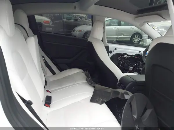 5YJ3E1EAXPF551800 2023 TESLA MODEL 3 - Image 8