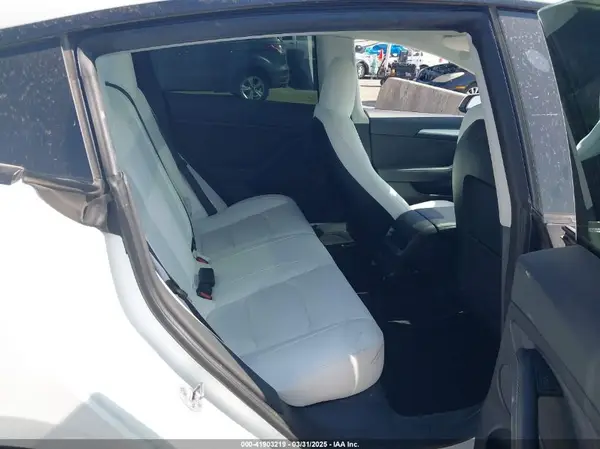 5YJ3E1EAXPF553997 2023 TESLA MODEL 3 - Image 8