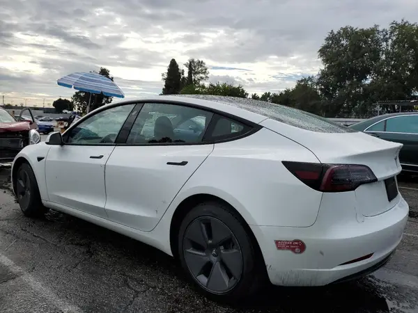 5YJ3E1EAXPF564532 2023 TESLA MODEL 3 - Image 2