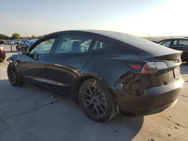 5YJ3E1EAXPF566085 2023 TESLA MODEL 3 - Image 2