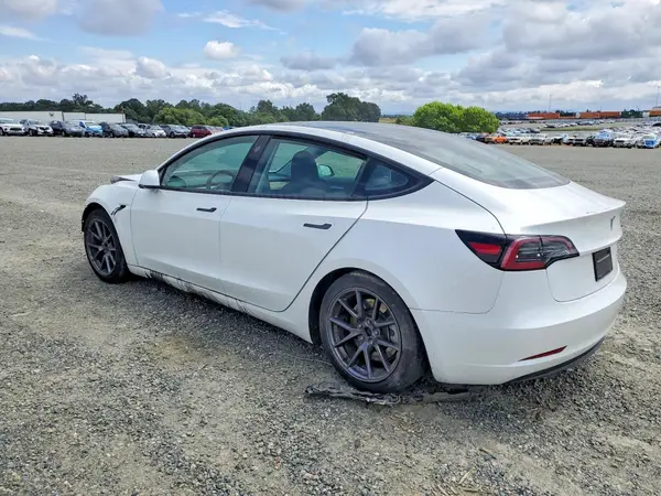 5YJ3E1EAXPF570850 2023 TESLA MODEL 3 - Image 2