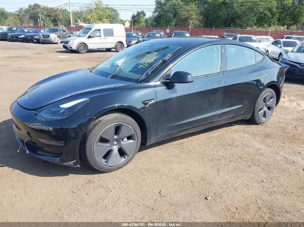 5YJ3E1EAXPF577975 2023 TESLA MODEL 3 - Image 2