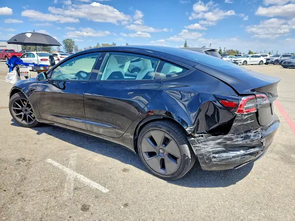 5YJ3E1EAXPF581783 2023 TESLA MODEL 3 - Image 2