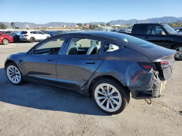 5YJ3E1EAXPF585395 2023 TESLA MODEL 3 - Image 2