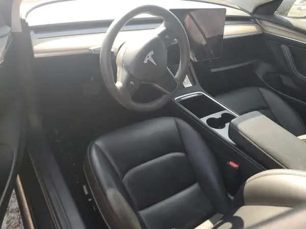 5YJ3E1EAXPF586806 2023 TESLA MODEL 3 - Image 8