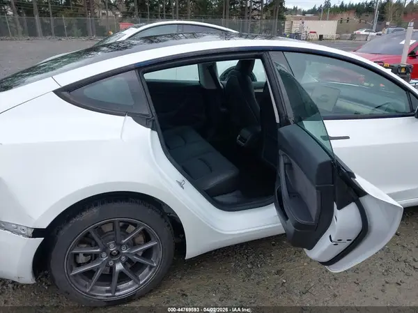 5YJ3E1EAXPF593383 2023 TESLA MODEL 3 - Image 8