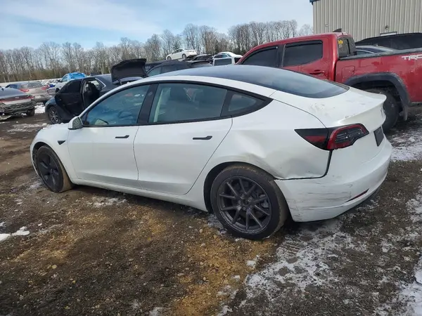 5YJ3E1EAXPF599037 2023 TESLA MODEL 3 - Image 2