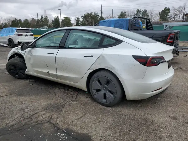 5YJ3E1EAXPF600008 2023 TESLA MODEL 3 - Image 2