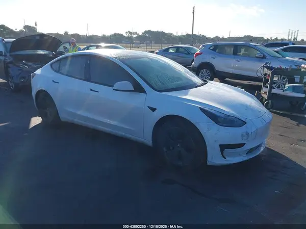 5YJ3E1EAXPF600543 2023 TESLA MODEL 3 - Image 1