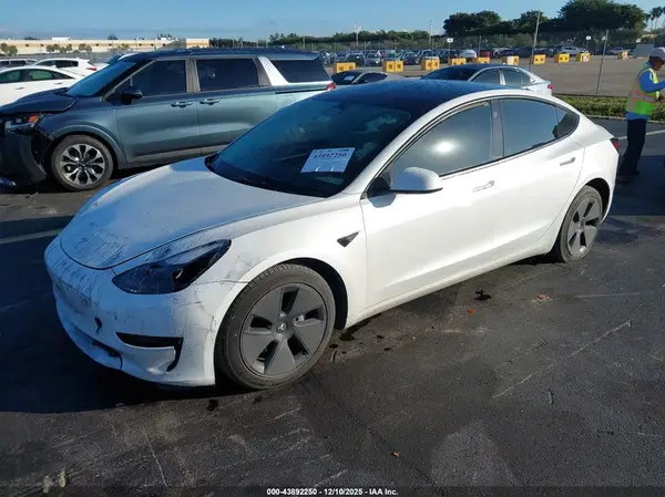 5YJ3E1EAXPF600543 2023 TESLA MODEL 3 - Image 2