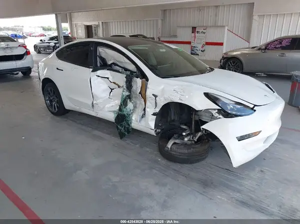 5YJ3E1EAXPF606178 2023 TESLA MODEL 3 - Image 1