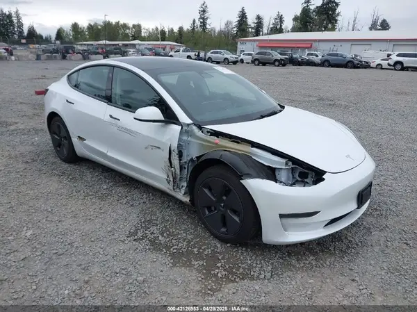 5YJ3E1EAXPF611882 2023 TESLA MODEL 3 - Image 1