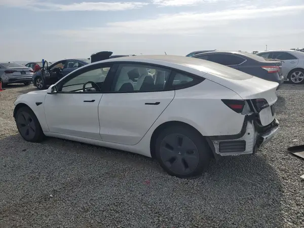 5YJ3E1EAXPF619013 2023 TESLA MODEL 3 - Image 2