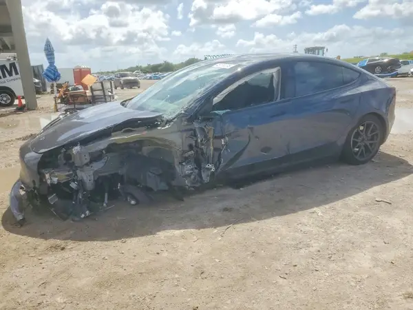 5YJ3E1EAXPF619674 2026 TESLA MODEL 3 - Image 1