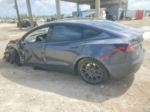 5YJ3E1EAXPF619674 2026 TESLA MODEL 3 - Image 2