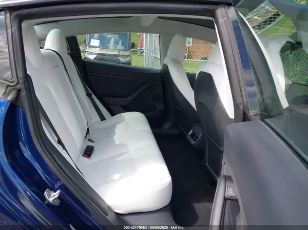 5YJ3E1EAXPF620484 2023 TESLA MODEL 3 - Image 8