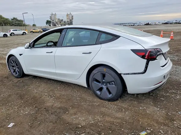 5YJ3E1EAXPF621814 2023 TESLA MODEL 3 - Image 2