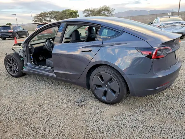 5YJ3E1EAXPF644378 2023 TESLA MODEL 3 - Image 2