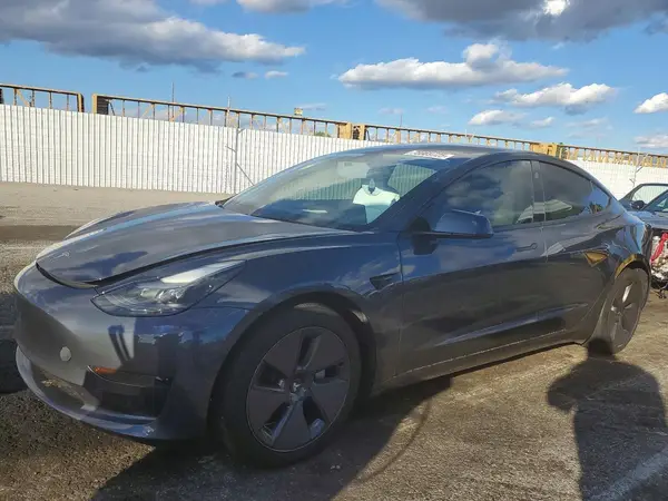 5YJ3E1EAXPF647118 2023 TESLA MODEL 3 - Image 1