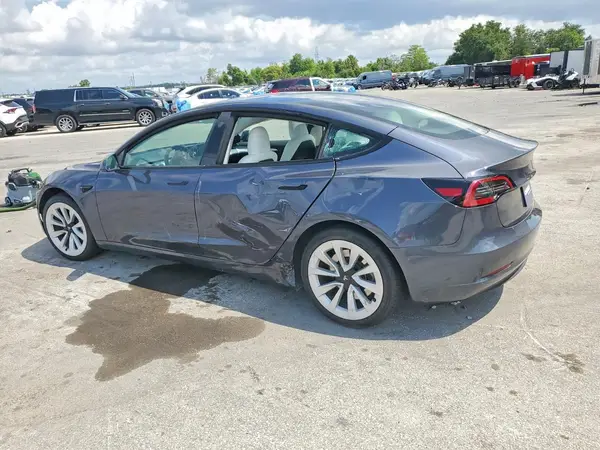 5YJ3E1EAXPF652030 2023 TESLA MODEL 3 - Image 2